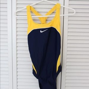 NWT Nike One-Piece Swimsuit Size 34
